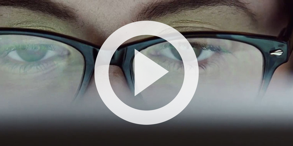 website first impression w play button